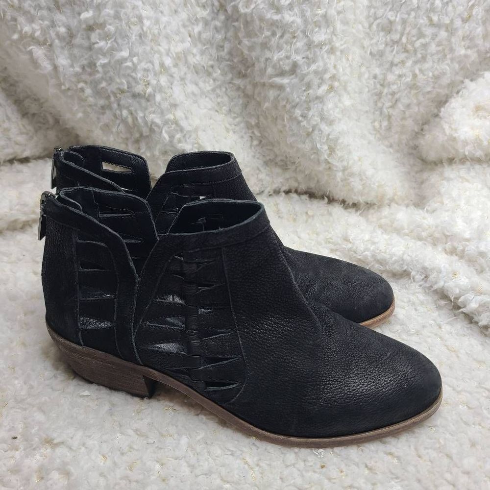 Vince‎ Camuto Peera Black Leather Ankle Boots sz 7.5